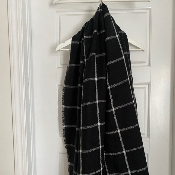 Jackson Rowe Blanket Scarf - Picture 3 of 3